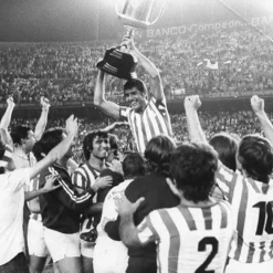 Real Betis 1976 - 77 Maillot de Foot Rétro