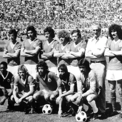 SL Benfica 1974 - 75 Maillot de Foot Rétro